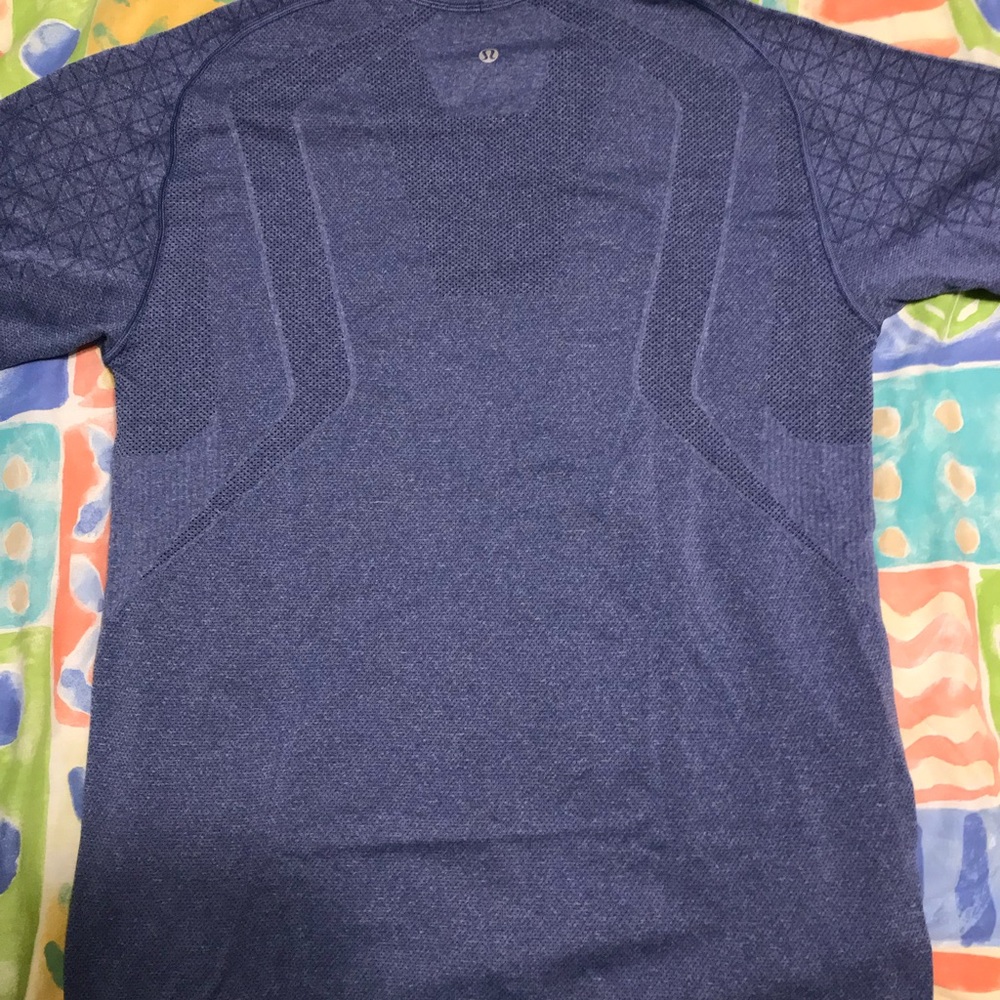 Lululemon metal vent tech size M